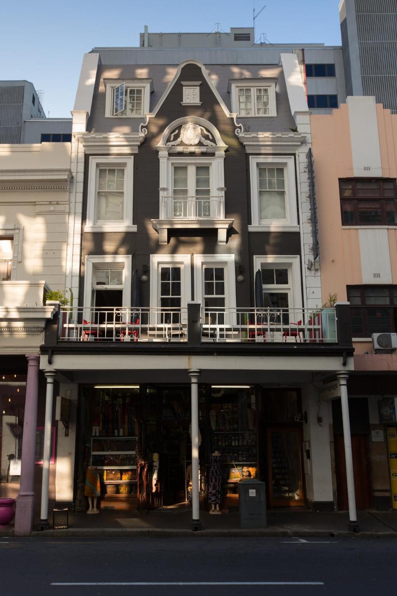 undefined Daddy Long Legs Art Hotel 3