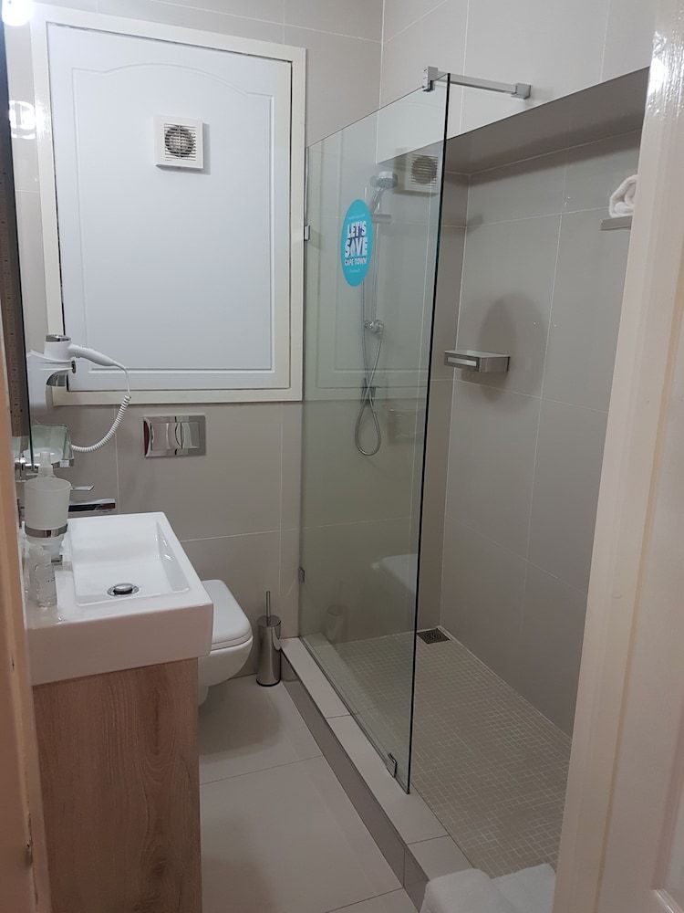 Parliament Hotel Standard Double Room 5