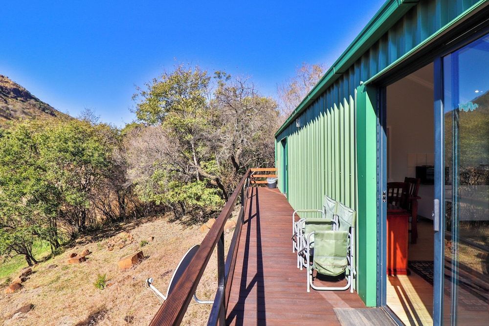 Valley of the Rainbow Fly Fishing Estate Family Cabin 8