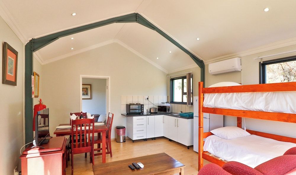 Valley of the Rainbow Fly Fishing Estate Family Cabin 7