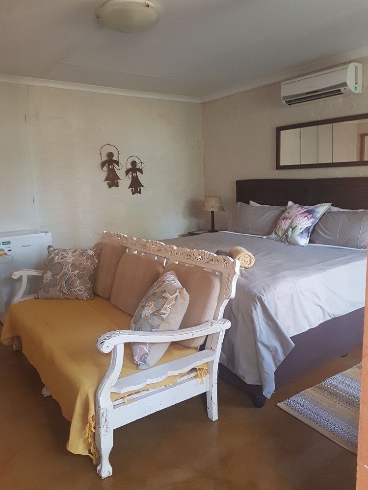 Africa s Eden Guesthouse Double Room(Bath) 3
