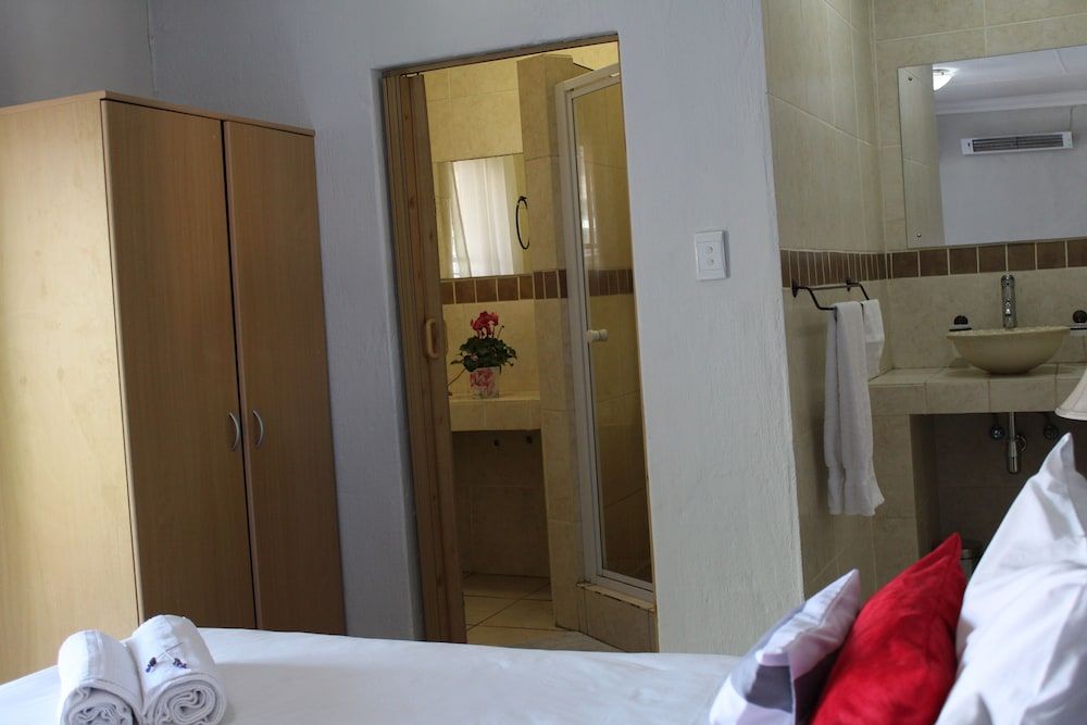 3Liebeloft Guest House Twin Room (Liebe 5) 10