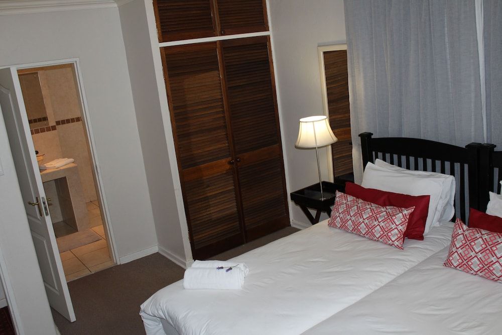 3Liebeloft Guest House Twin Room (Liebe 3)