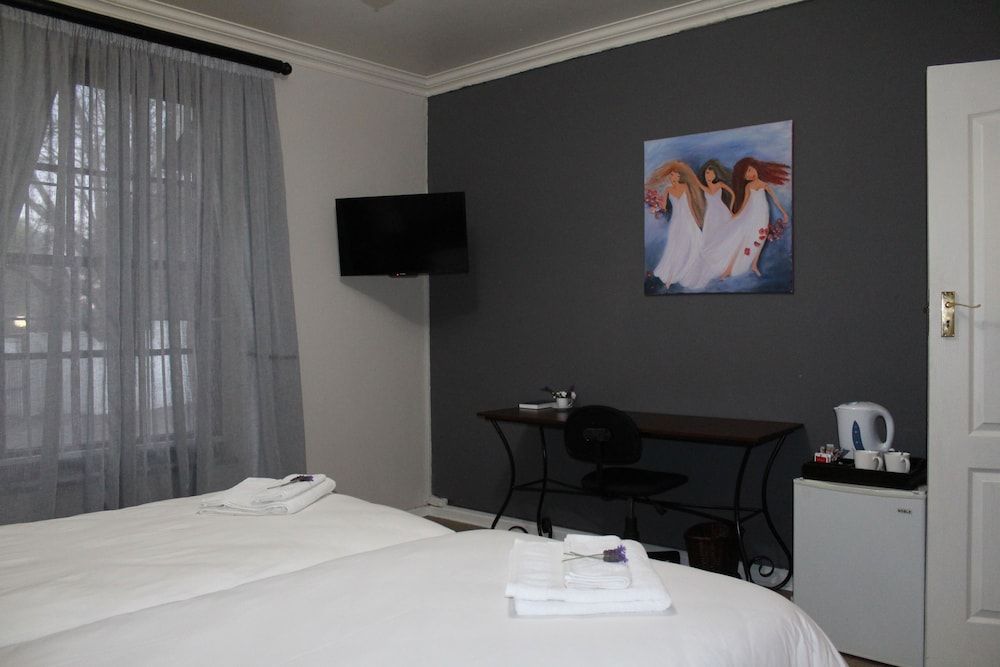 3Liebeloft Guest House Twin Room (Liebe 3) 5