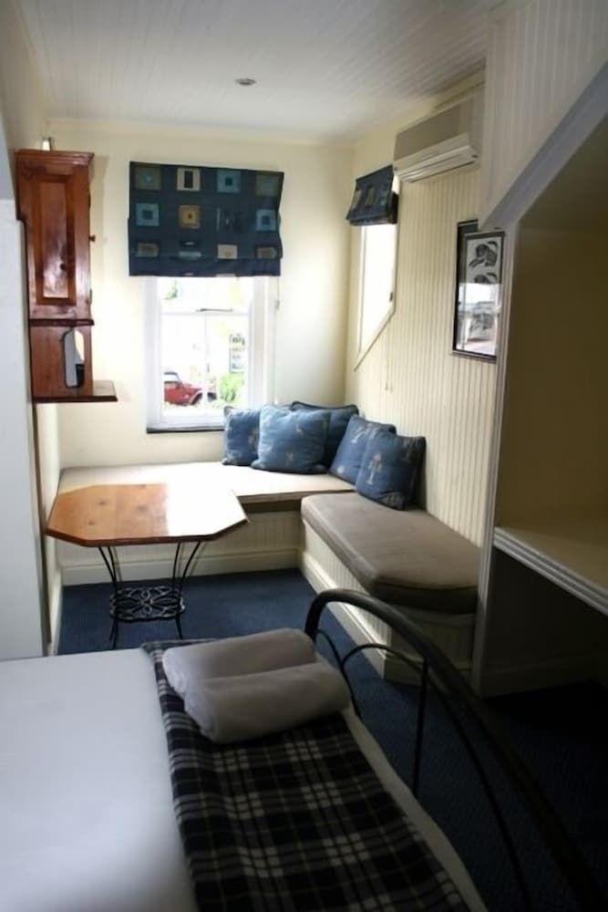 undefined Knysna Wayside Inn 2