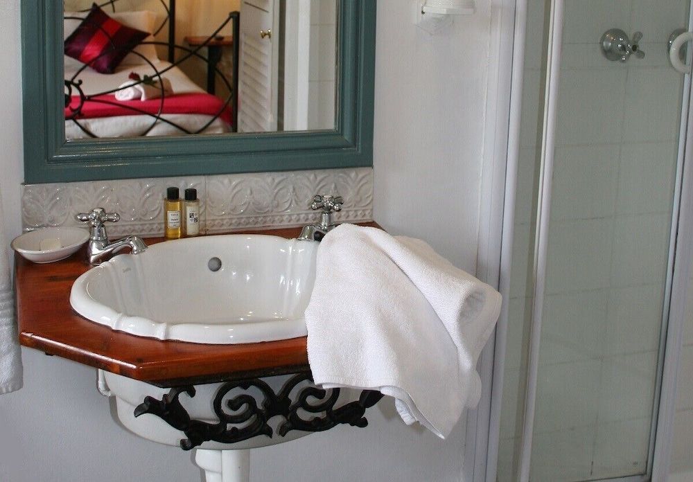 undefined Knysna Wayside Inn