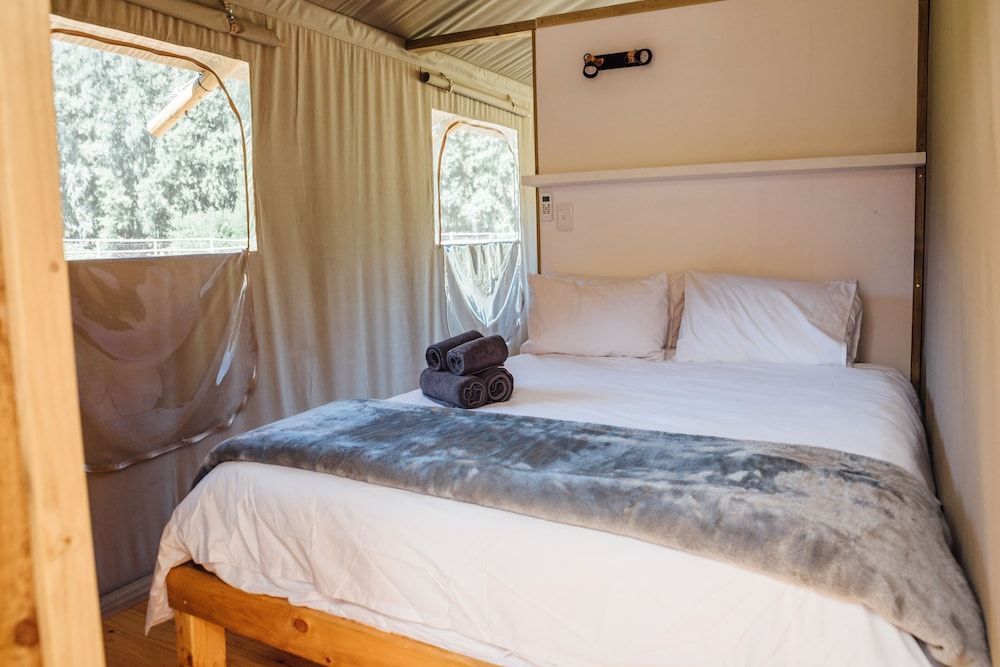 AfriCamps Klein Karoo Luxury Tent, 2 Bedrooms, Lake View 5