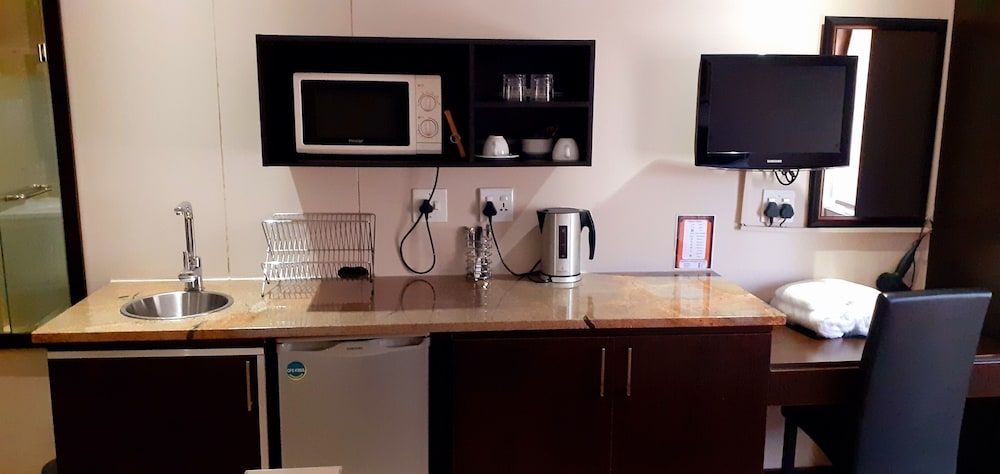 Alcazaba Lodges Standard Double Room, 1 Double Bed, Kitchenette 9