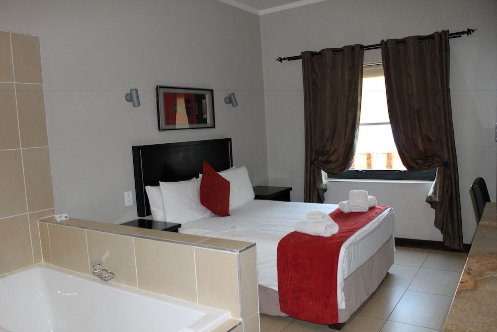 Alcazaba Lodges Standard Double Room, 1 Double Bed, Kitchenette 4