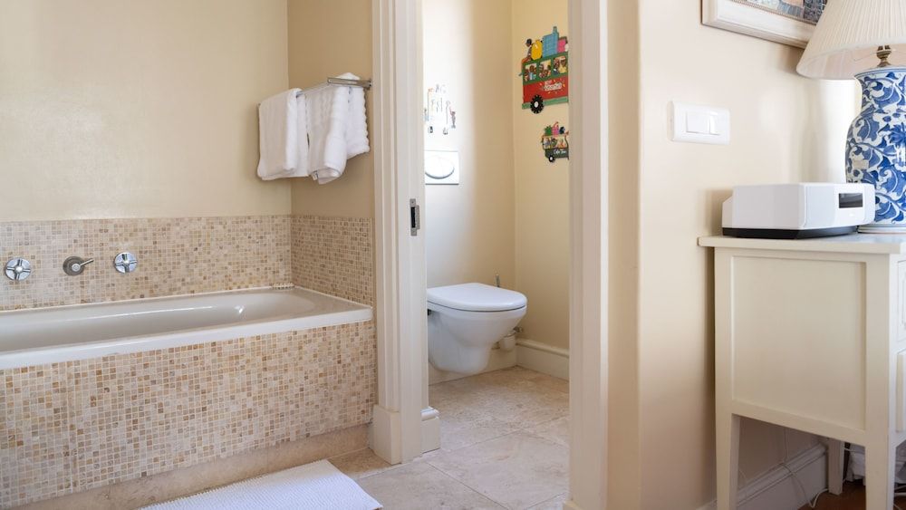 The Majestic Apartment The Studio at the Majestic 14