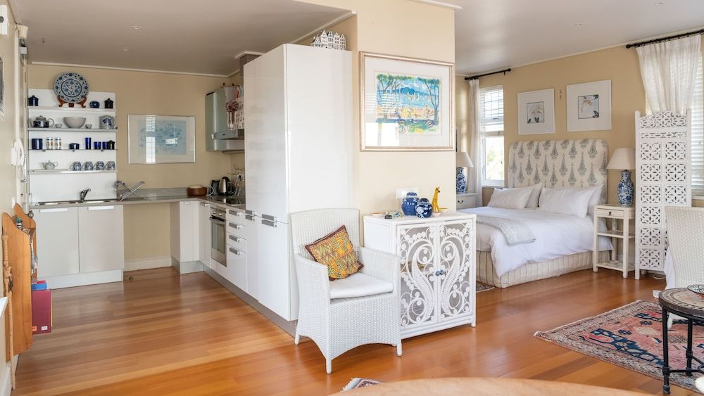 The Majestic Apartment The Studio at the Majestic 9