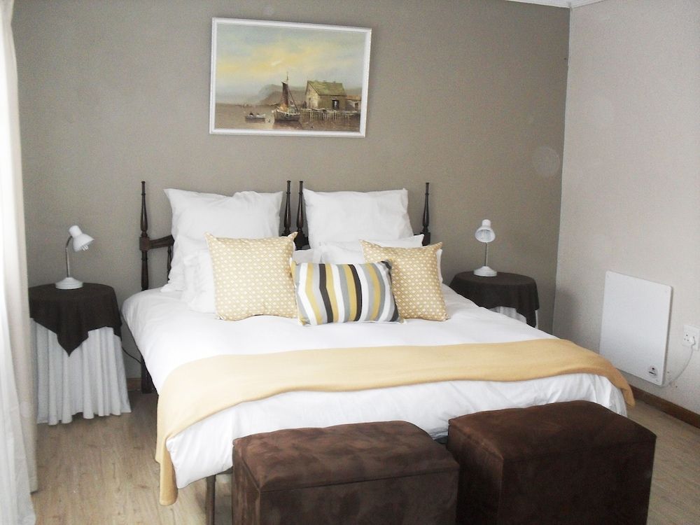 7 on Oakleigh Cottage 2