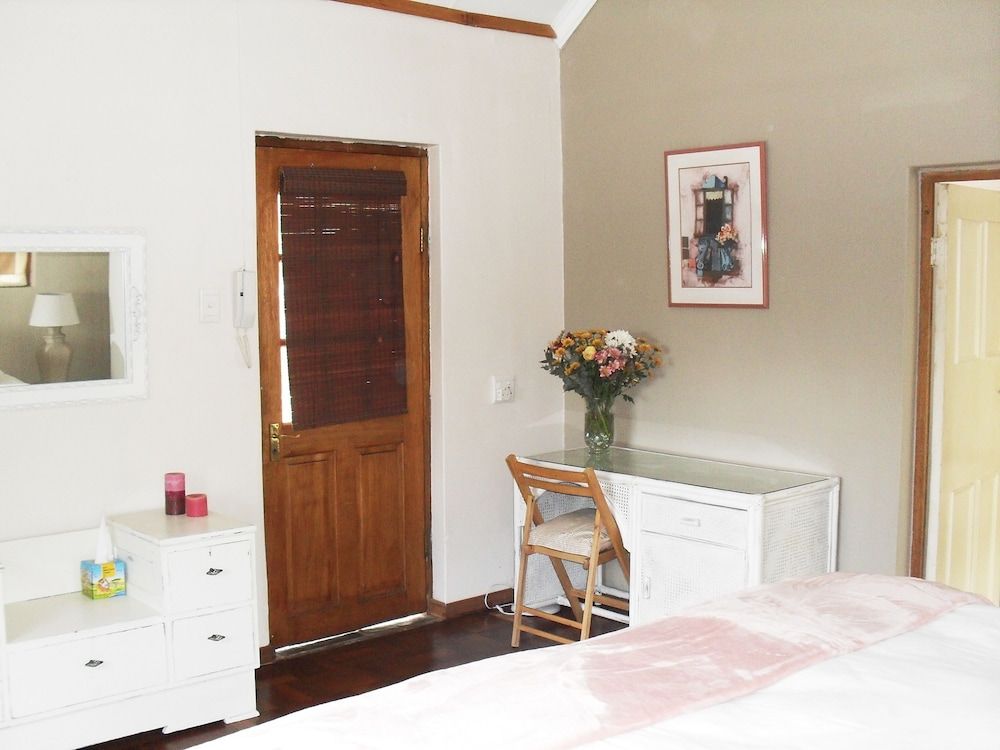 7 on Oakleigh Unit 2 - Garden flat/Family Unit 2