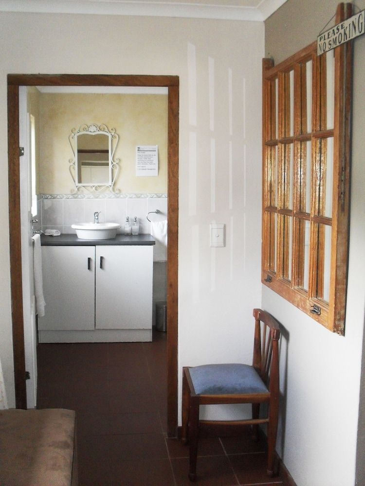 7 on Oakleigh Unit 2 - Garden flat/Family Unit 3