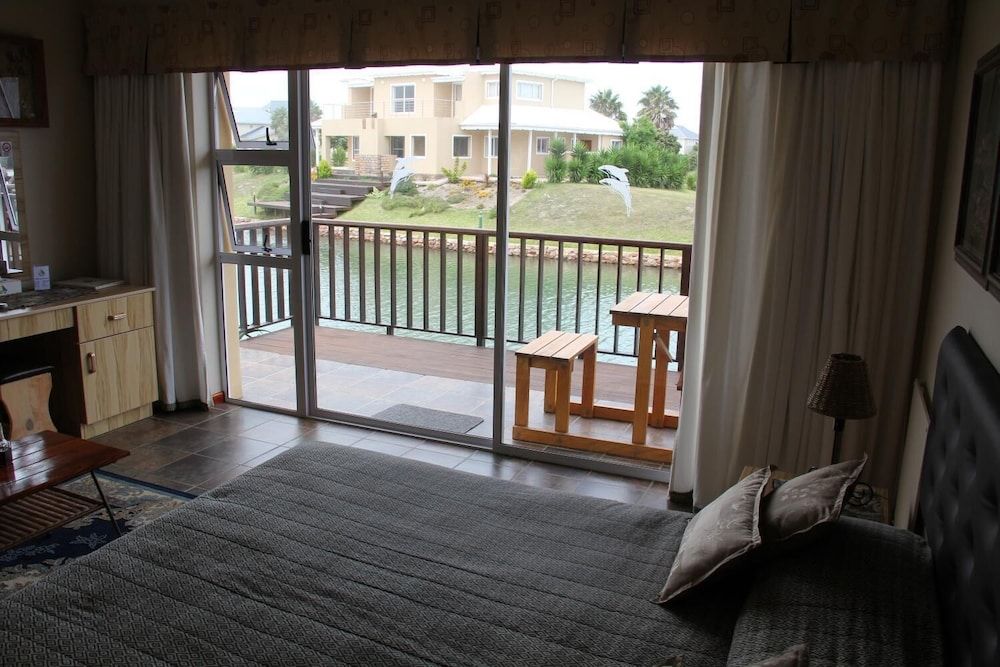 Double Room Queen Wheelchair Friendly (1)