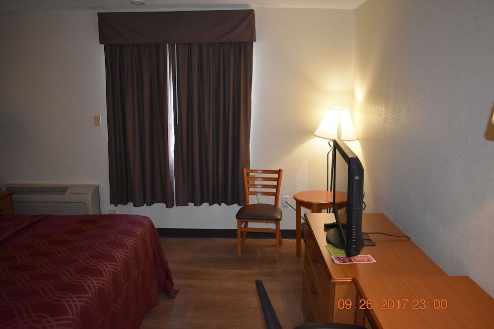 Economy Double Room, 2 Queen Beds