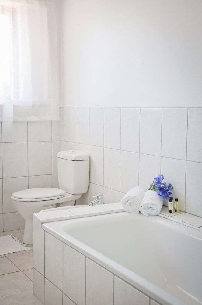 At Winkfield House Standard Double Room 5