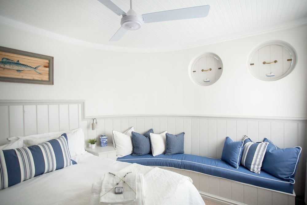 Ocean Watch Guest House Cabin Room