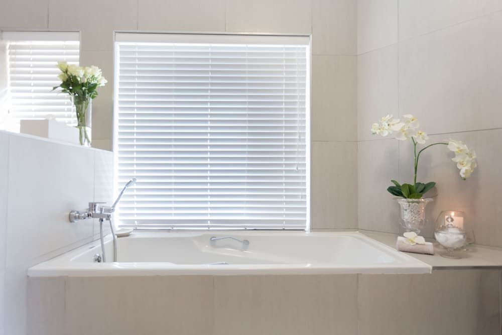 Ocean Watch Guest House Captain Room 6