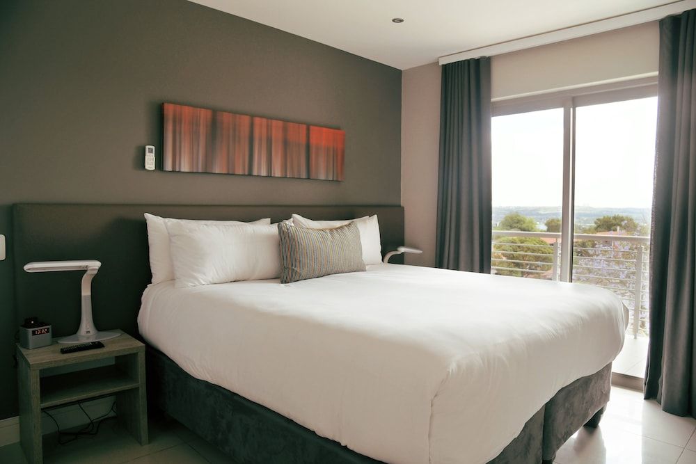 undefined The Capital on Bath 7