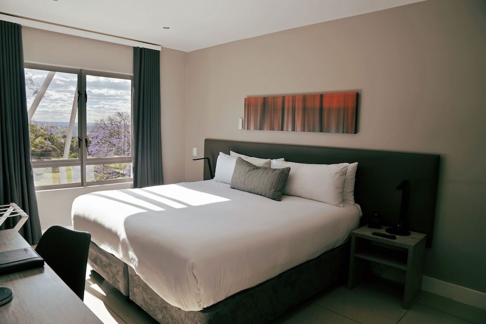 undefined The Capital on Bath 8