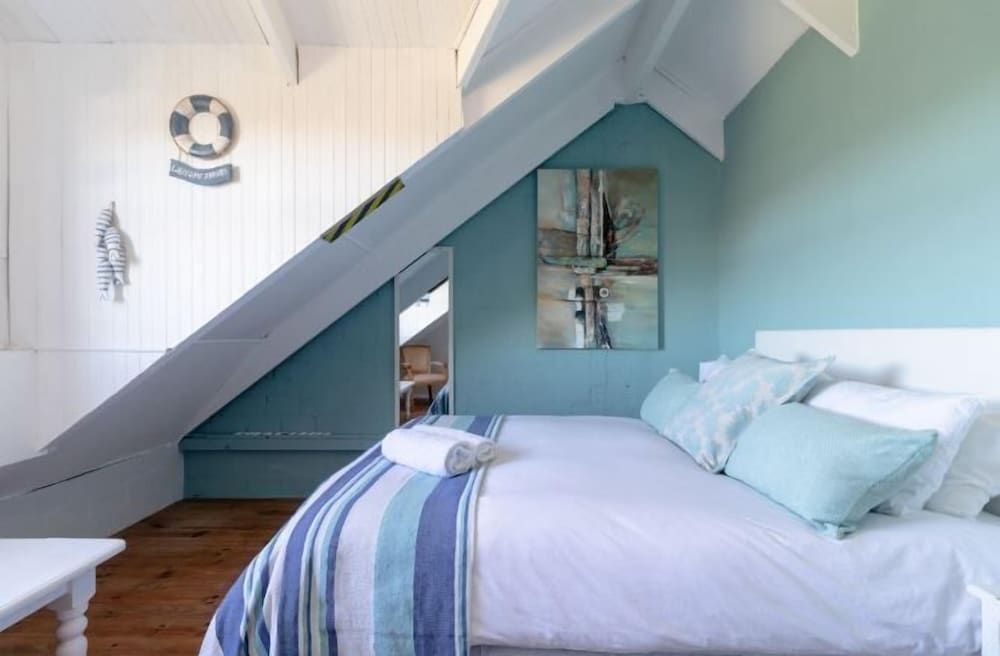Comfort House, Multiple Bedrooms, Ocean View, Beachfront