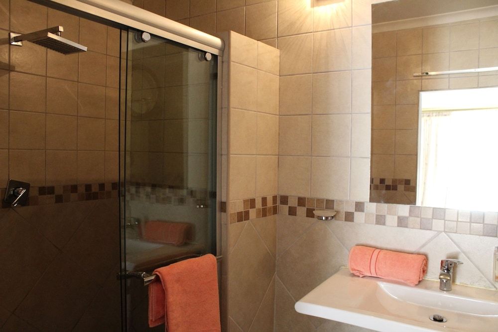 Africa Paradise Airport Boutique Hotel Standard Double or Twin Room, 1 Bedroom 7