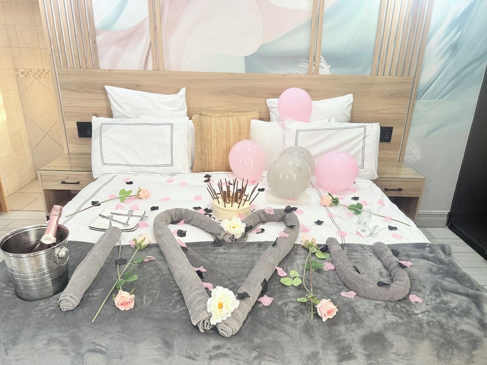 Africa Paradise Airport Boutique Hotel Deluxe Double or Twin Room, 1 King Bed 6