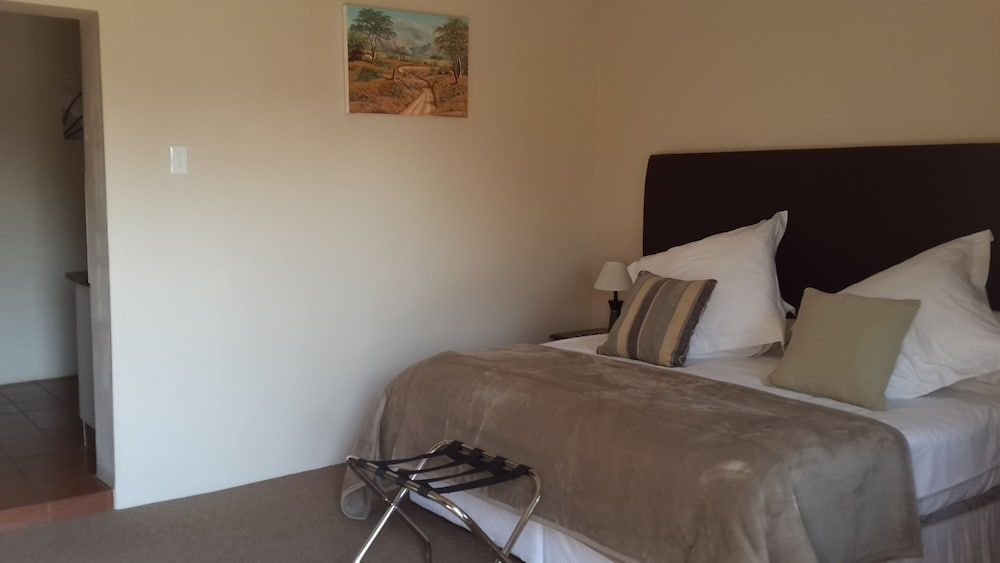 Lanseria Country Estate Deluxe Cottage 2