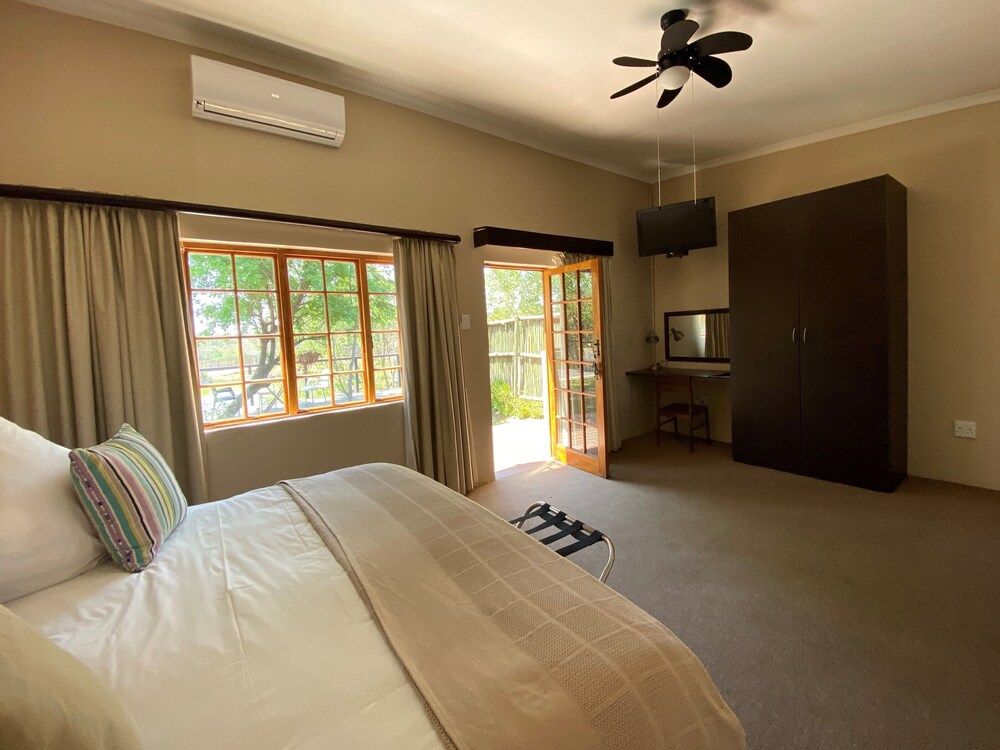 Lanseria Country Estate Deluxe Cottage 3