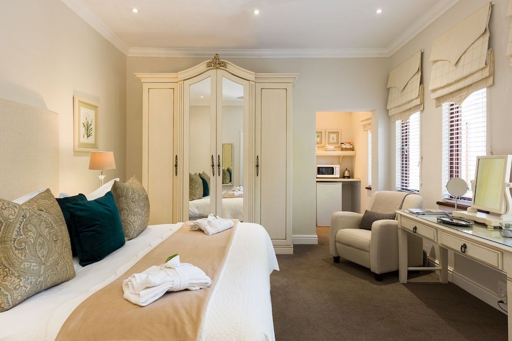 undefined Fernwood Manor 5