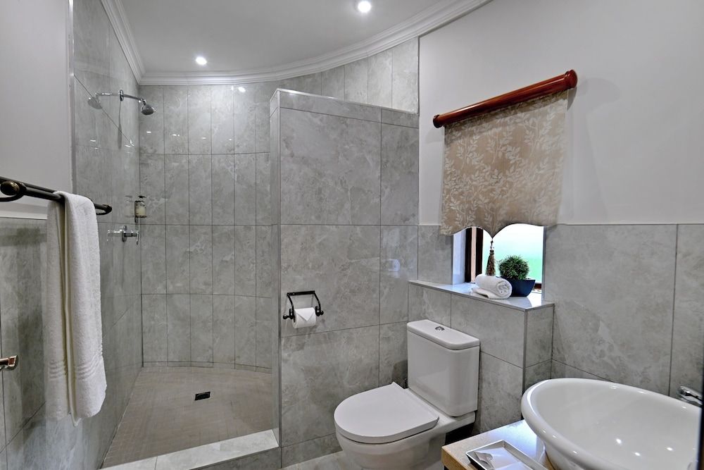 Black Eagle Hotel & Spa Deluxe Room 10