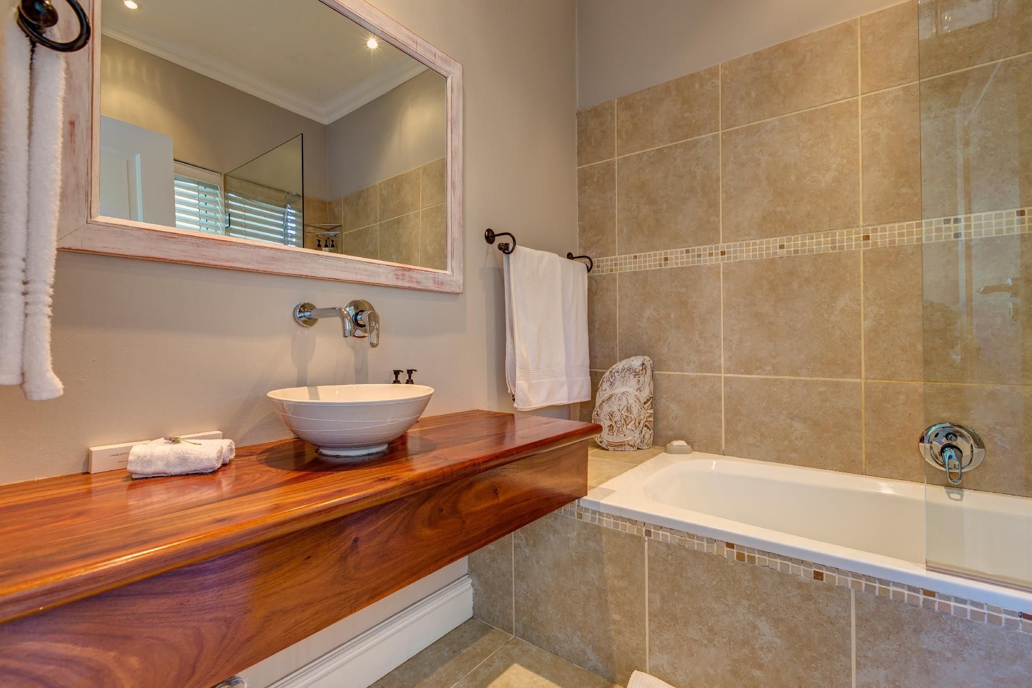 Deluxe Twin Room Type A