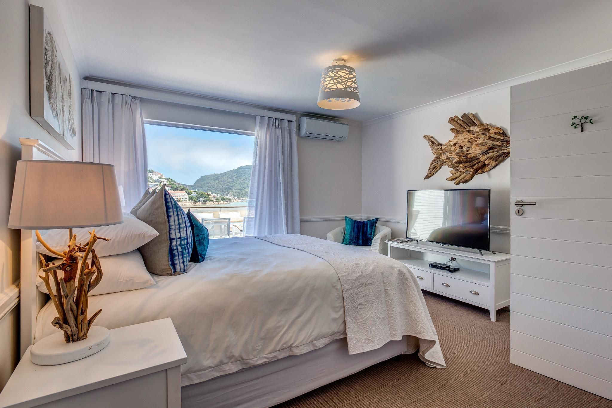 Deluxe Lagoon View Room