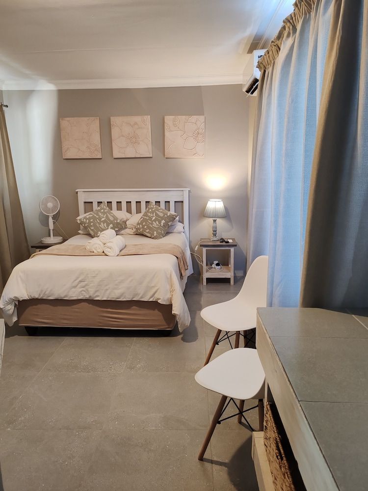 The Stoep Cafe Economy Double Room (6)