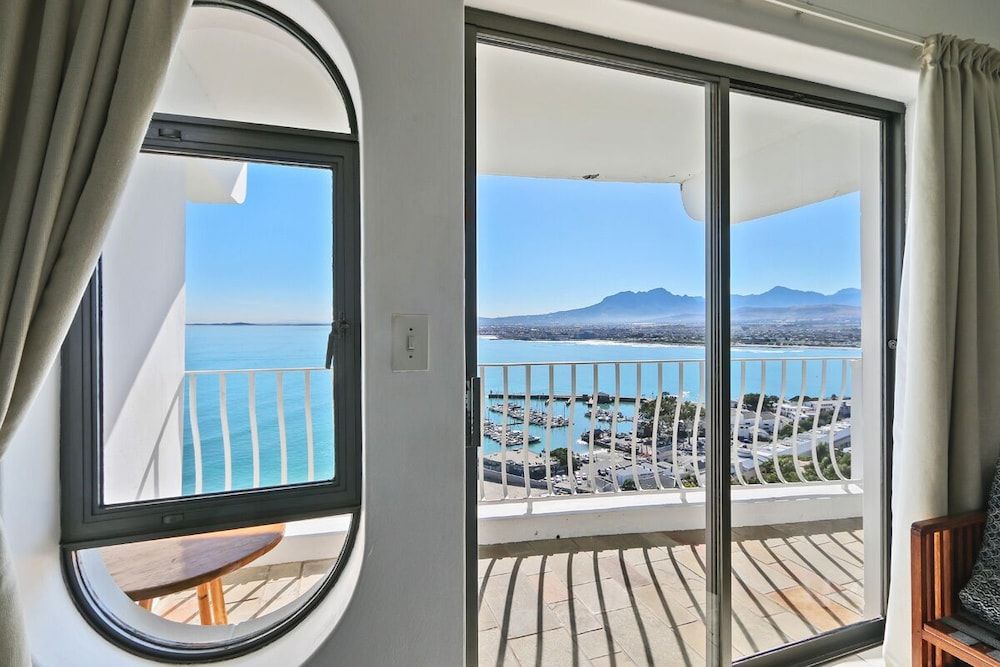 HarbourView Lodge Classic Queen Room 3