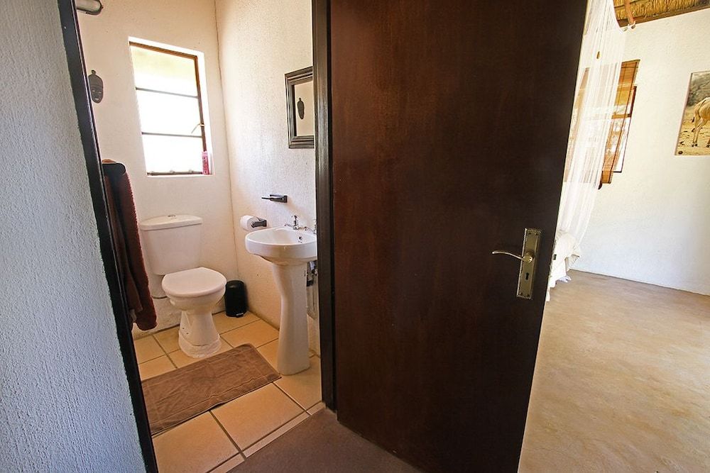 Normann Safari Bush Lodge Comfort Cabin, 2 Bedrooms (Kudu) 3