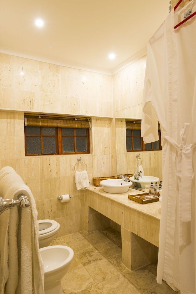 Five Burnham Superior Room 3