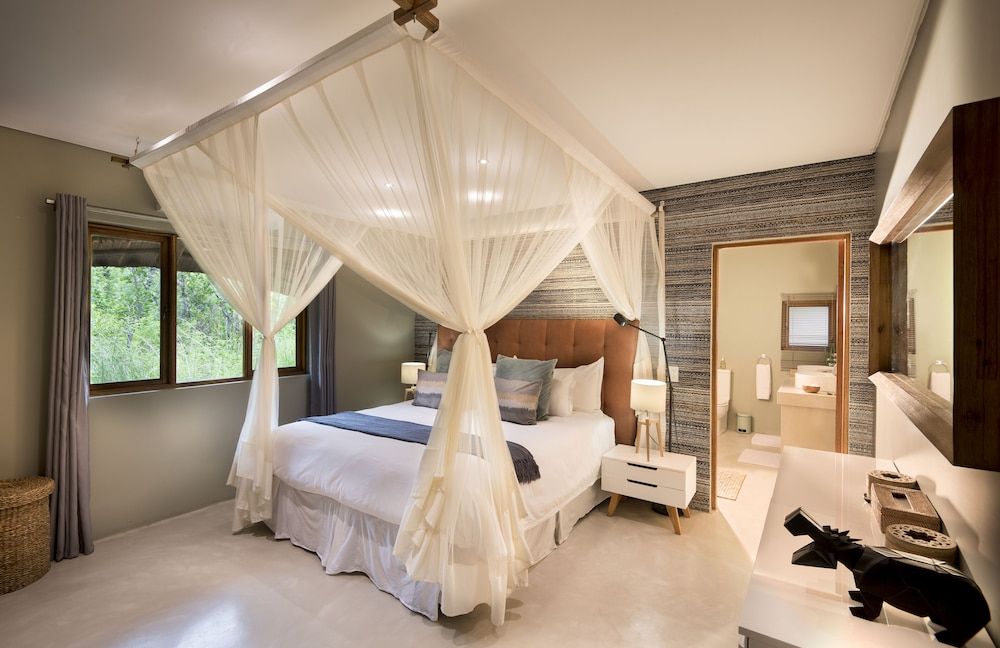 Mhondoro Safari Lodge & Villa