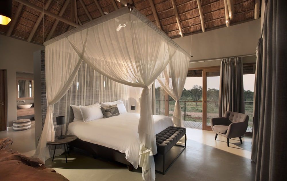 Mhondoro Safari Lodge & Villa Villa 3 ensuite Bedrooms