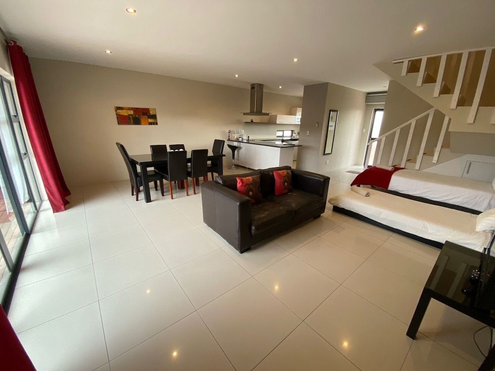 Haus Holzapfel Family House