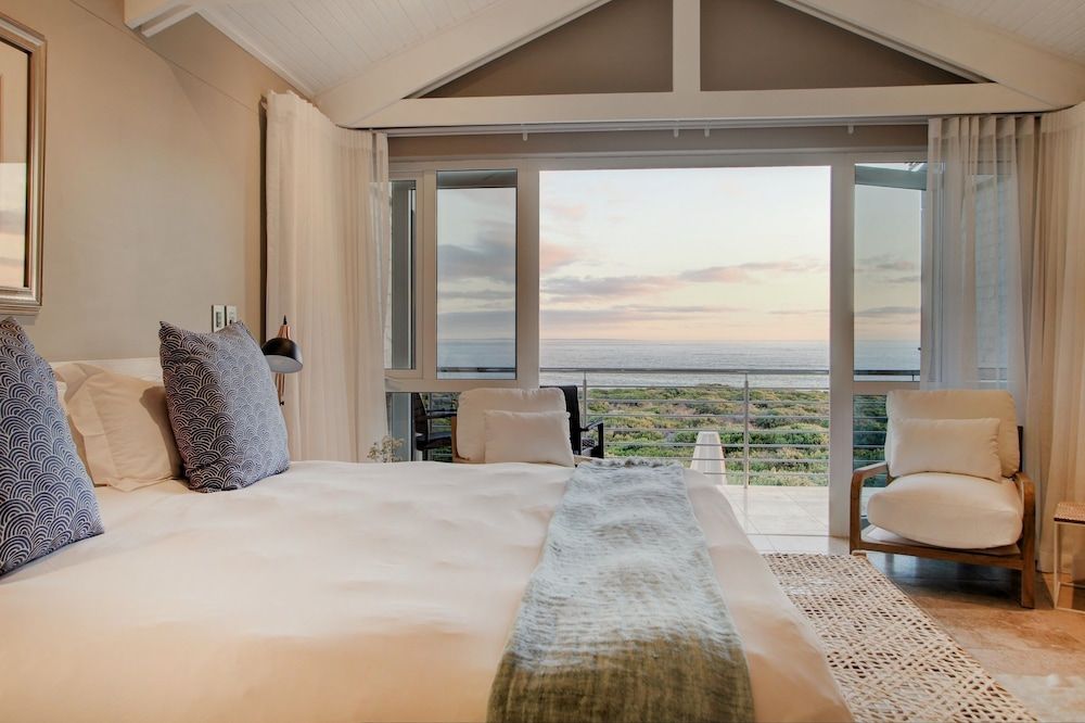 Abalone Guest Lodge Superior Double Room, 1 King Bed, Balcony, Ocean View 2