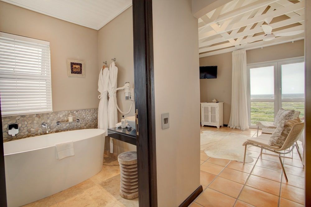 Abalone Guest Lodge Luxury Room, Sea View 2