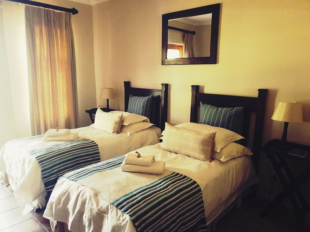 Ash River Lodge B&B Deluxe Twin Room 2