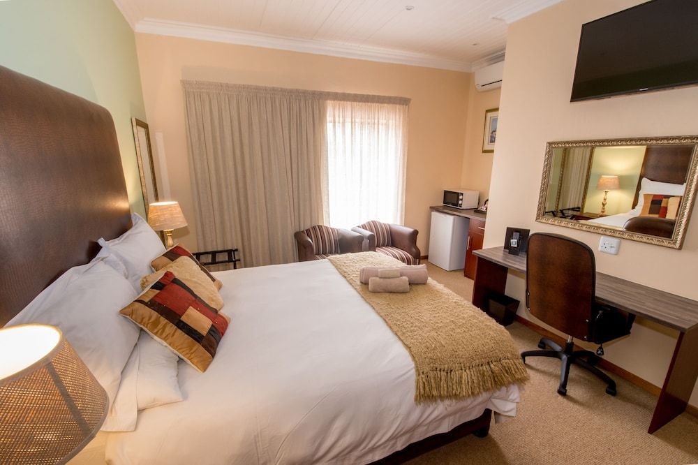 Sunset Manor Guest House Double Room 2