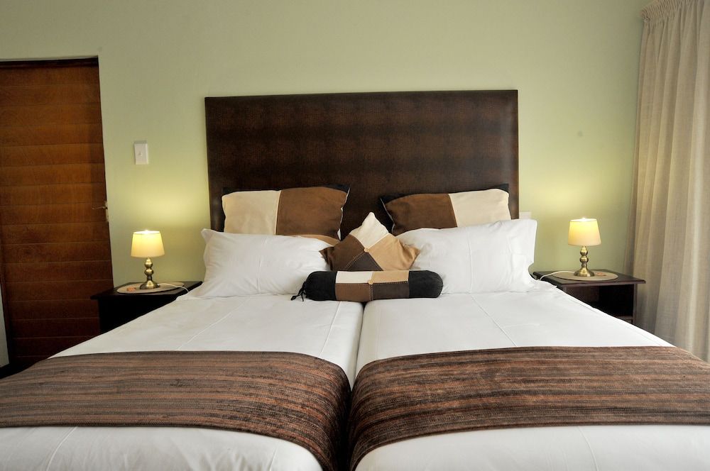 Sunset Manor Guest House Deluxe Double Room with Balcony