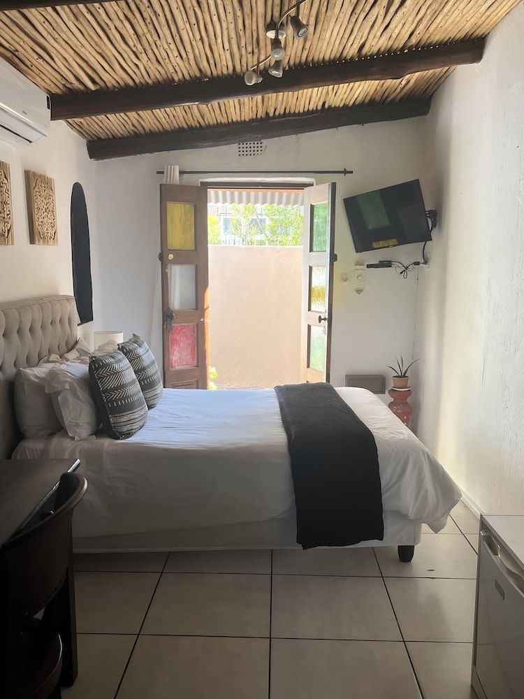 undefined 84 on Fourth 4