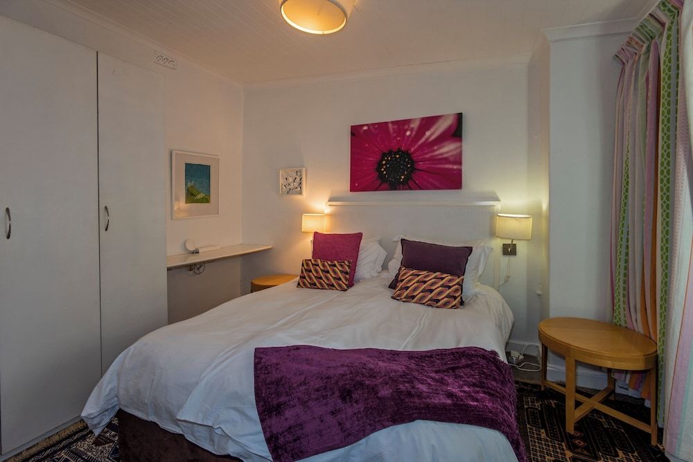 undefined Barry Hall Apartments 4