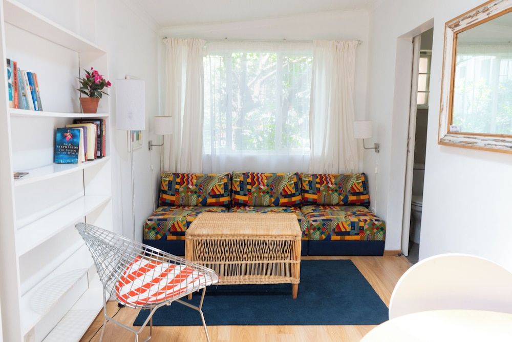 Barry Hall Apartments Garden Cottage 6