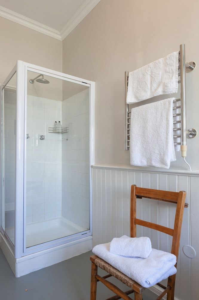 Barry Hall Apartments Apartment No 3 10